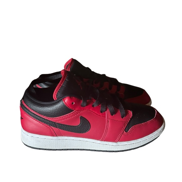 Nike Air Jordan 1 Low Reverse Bred. Size 7 - Picture 2 of 3